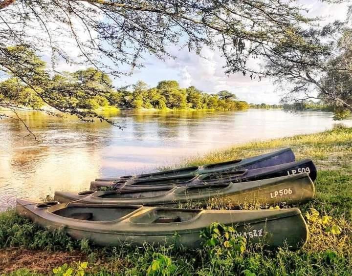 Хостел Eselbe Camp Backpackers Nata Екстер'єр фото