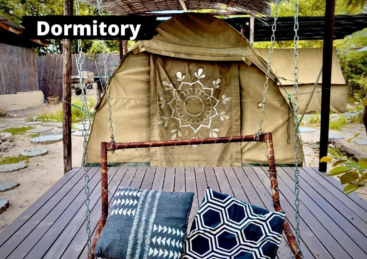 Хостел Eselbe Camp Backpackers Nata Екстер'єр фото